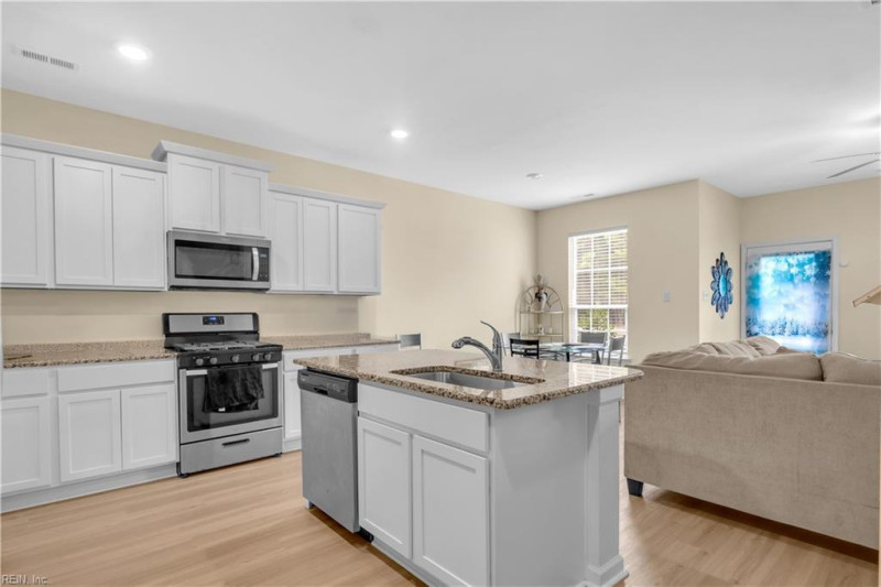 Photo 5 of 20 residential for sale in Newport News virginia