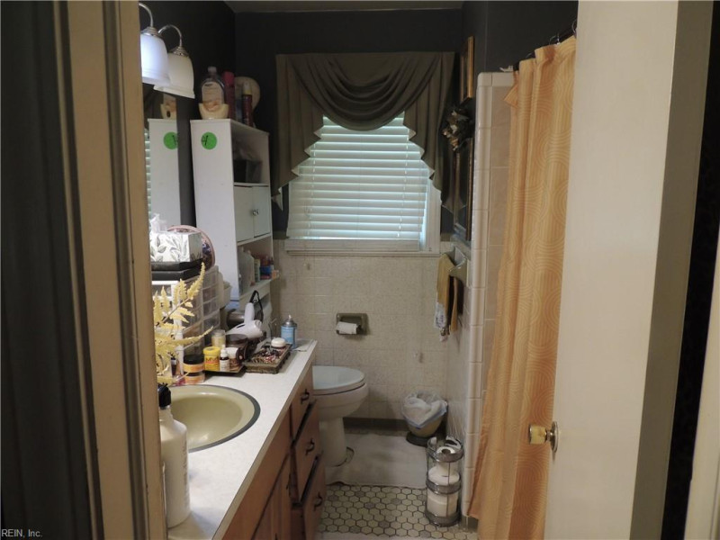 Photo 11 of 24 residential for sale in Franklin virginia
