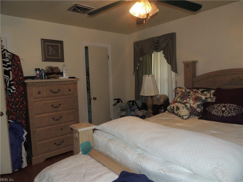 Photo 13 of 24 residential for sale in Franklin virginia