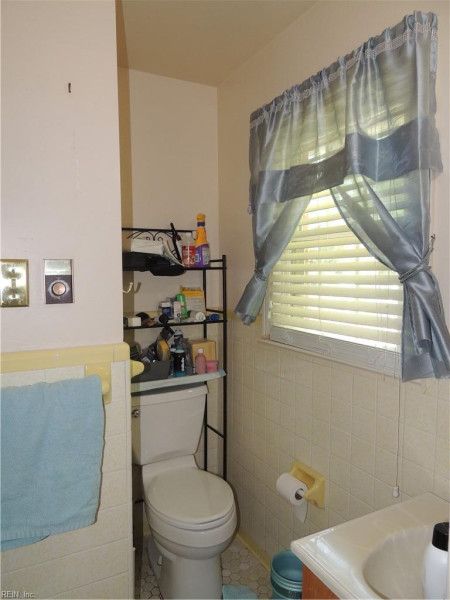 Photo 14 of 24 residential for sale in Franklin virginia