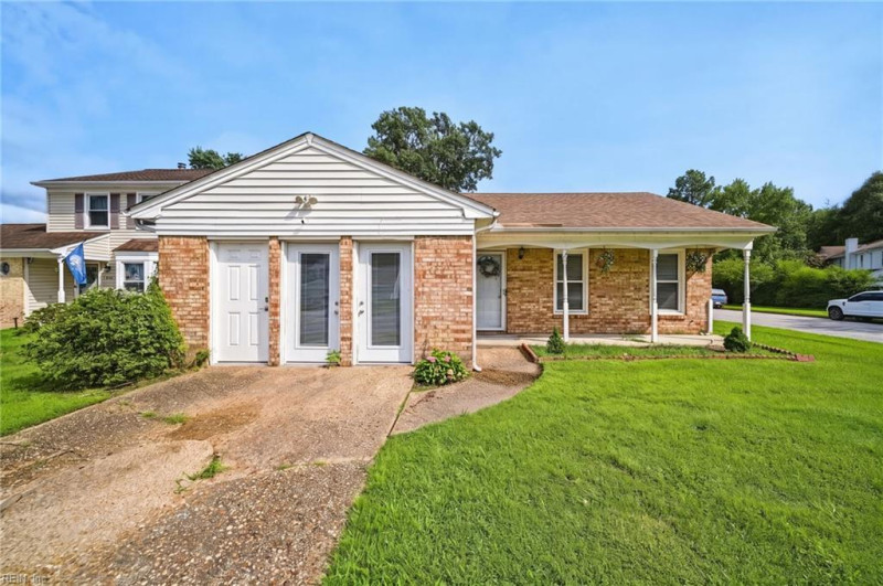 Photo 3 of 41 residential for sale in Virginia Beach virginia