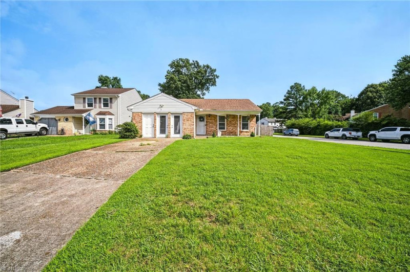 Photo 4 of 41 residential for sale in Virginia Beach virginia
