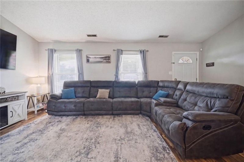 Photo 6 of 41 residential for sale in Virginia Beach virginia