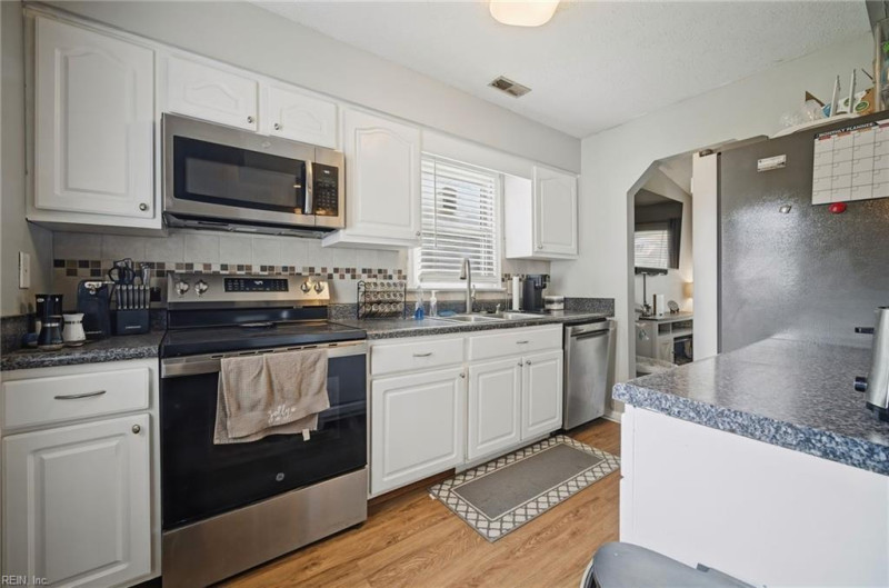 Photo 9 of 41 residential for sale in Virginia Beach virginia