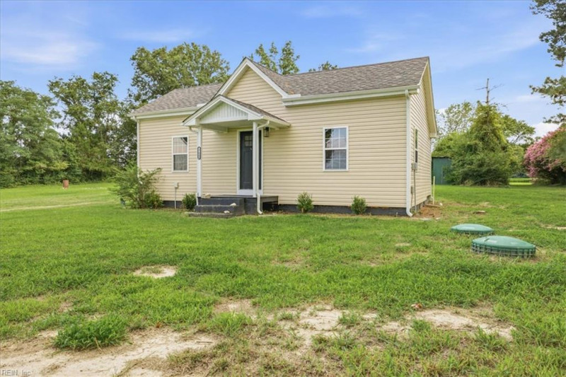 Photo 3 of 25 residential for sale in Surry County virginia