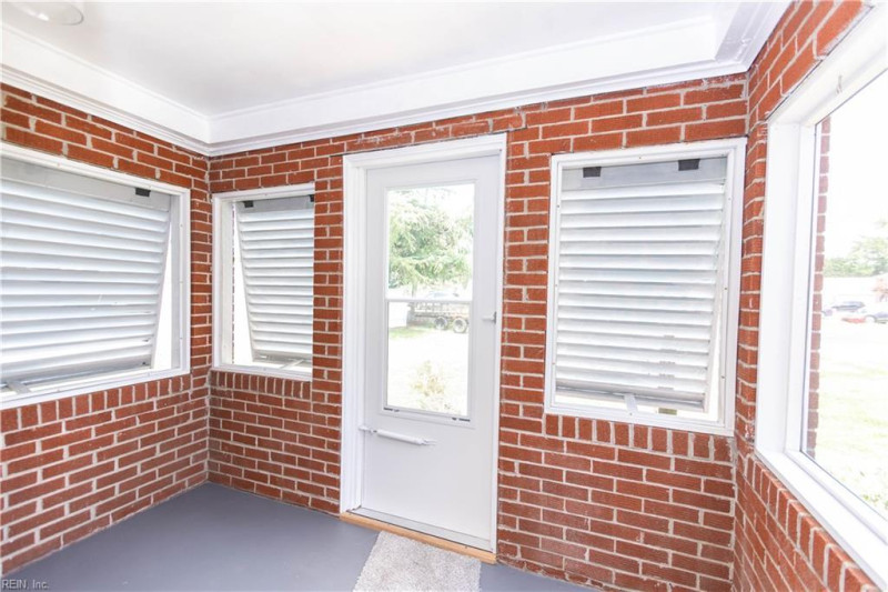Photo 5 of 20 residential for sale in Newport News virginia