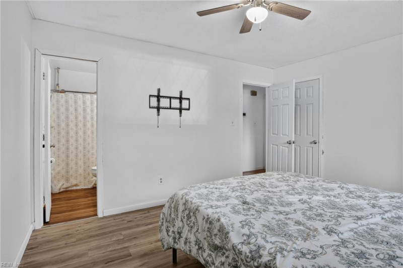 Photo 18 of 31 residential for sale in Newport News virginia