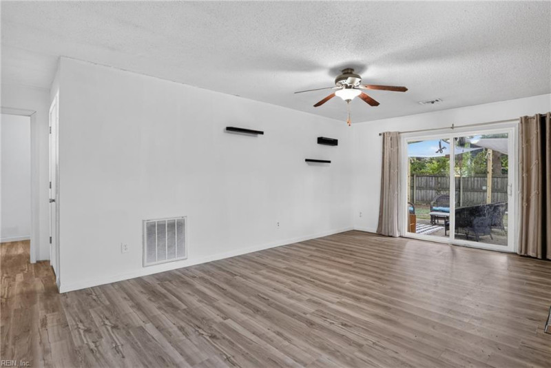 Photo 4 of 31 residential for sale in Newport News virginia