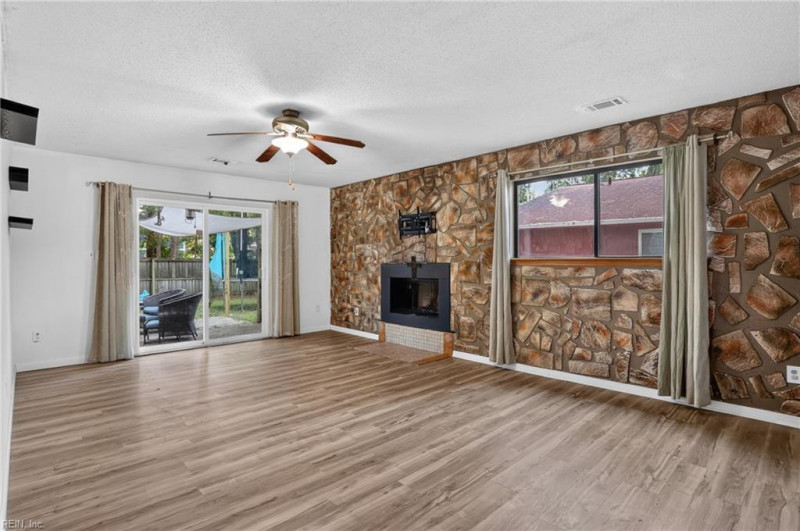 Photo 6 of 31 residential for sale in Newport News virginia