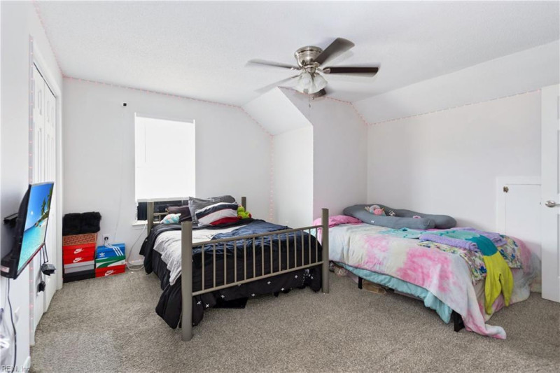Photo 19 of 21 residential for sale in Suffolk virginia