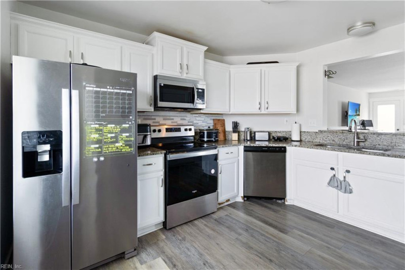 Photo 5 of 21 residential for sale in Suffolk virginia