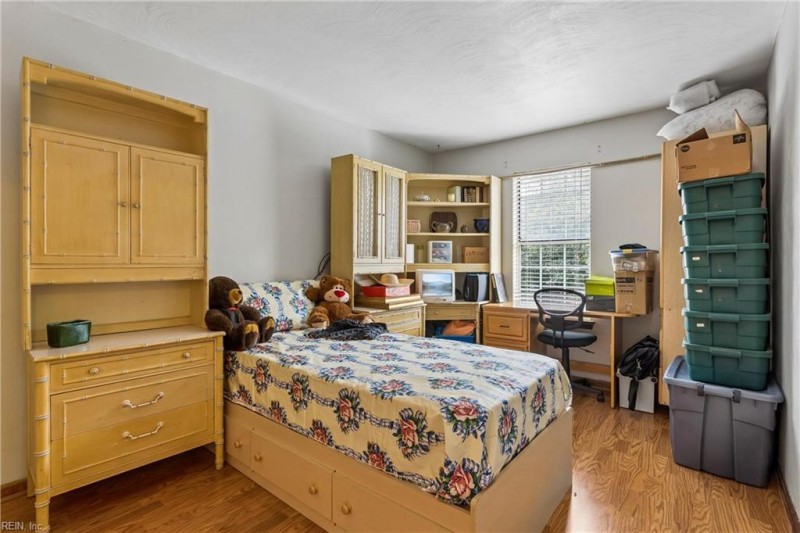 Photo 20 of 30 residential for sale in Chesapeake virginia