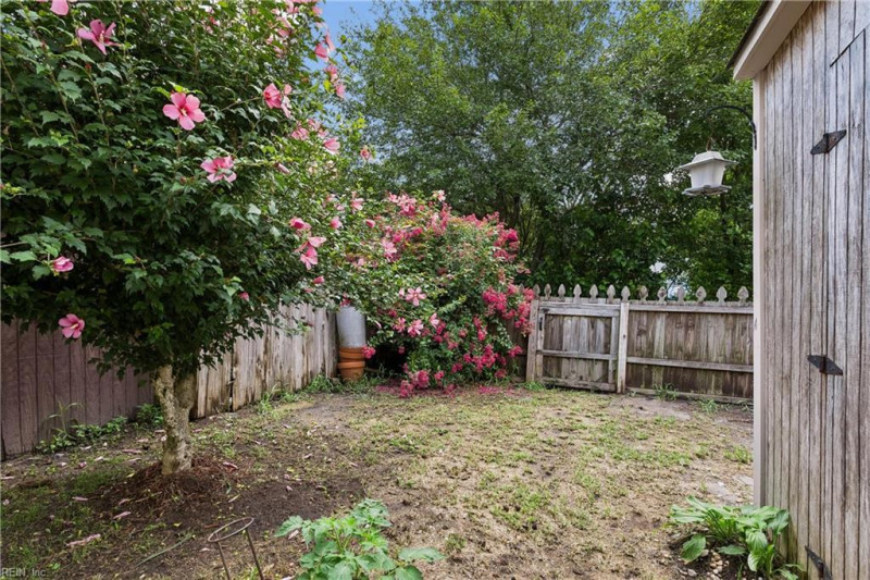 Photo 25 of 30 residential for sale in Chesapeake virginia