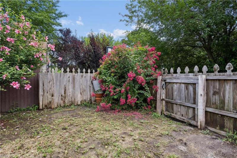 Photo 27 of 30 residential for sale in Chesapeake virginia