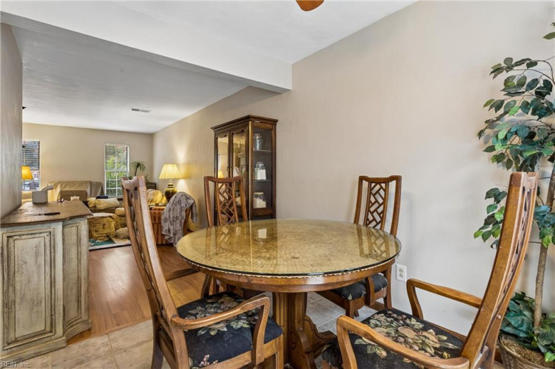Photo 7 of 30 residential for sale in Chesapeake virginia