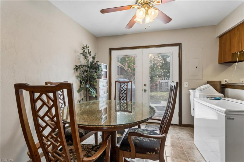 Photo 8 of 30 residential for sale in Chesapeake virginia