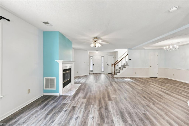 Photo 10 of 32 residential for sale in Chesapeake virginia