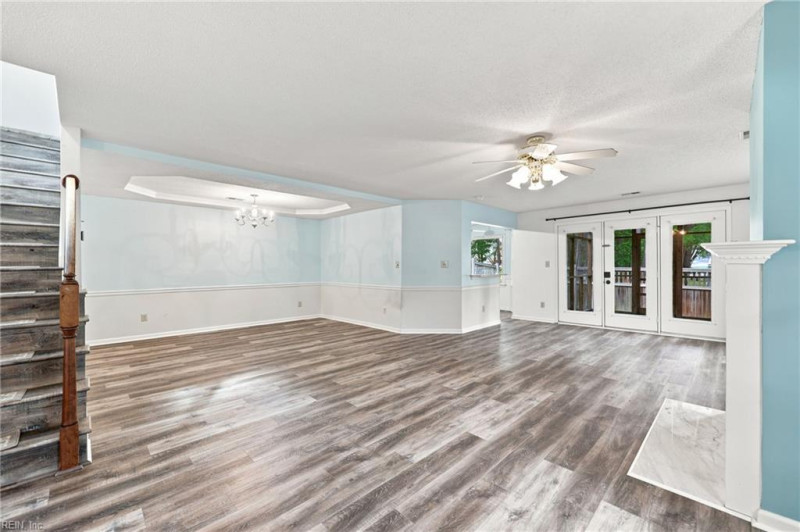 Photo 16 of 32 residential for sale in Chesapeake virginia