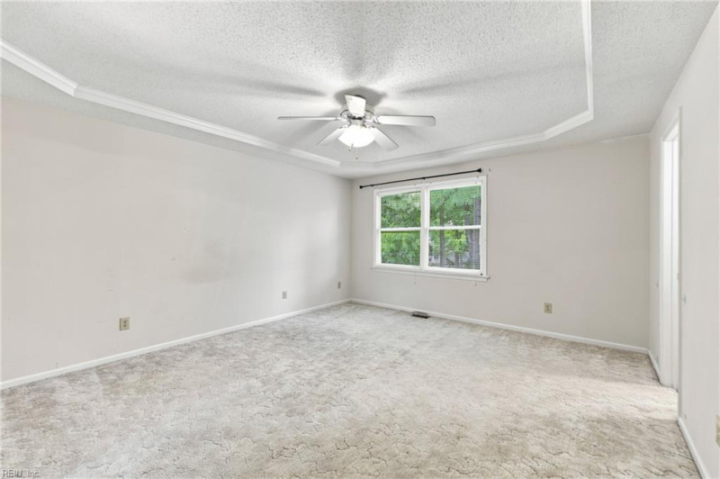 Photo 18 of 32 residential for sale in Chesapeake virginia