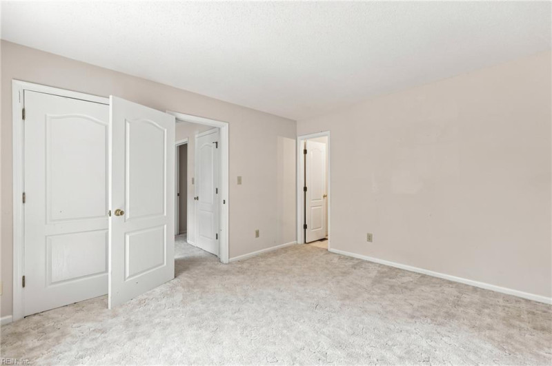 Photo 24 of 32 residential for sale in Chesapeake virginia