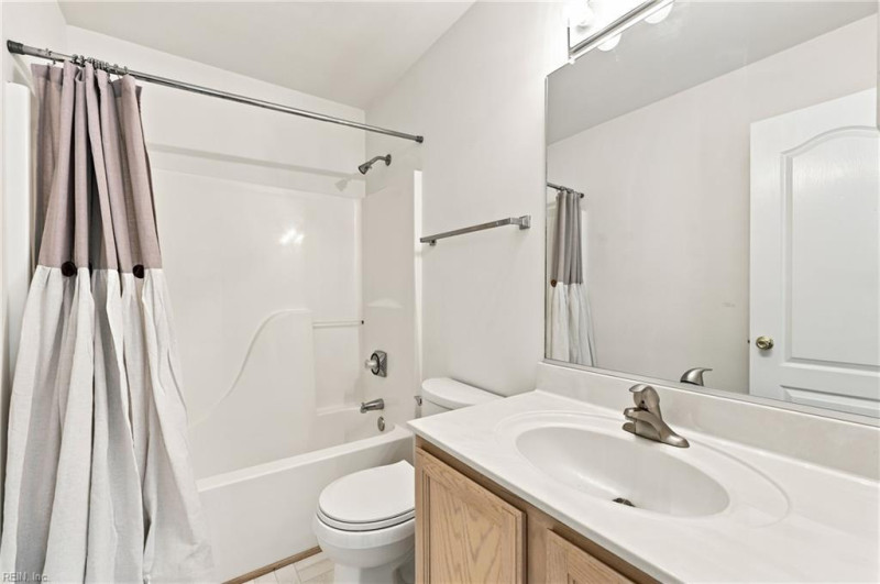 Photo 25 of 32 residential for sale in Chesapeake virginia
