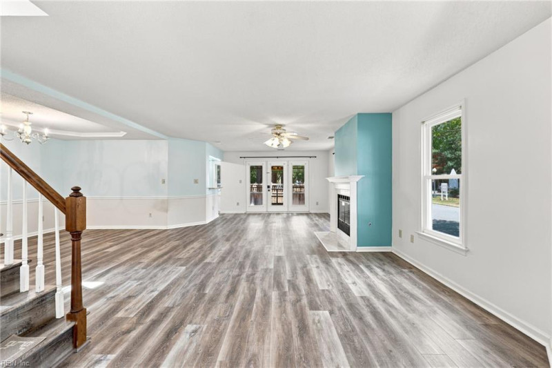Photo 4 of 32 residential for sale in Chesapeake virginia