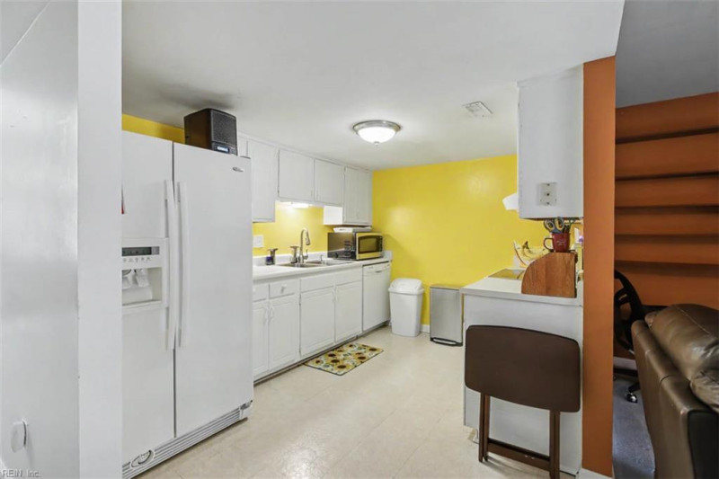 Photo 10 of 23 residential for sale in Newport News virginia