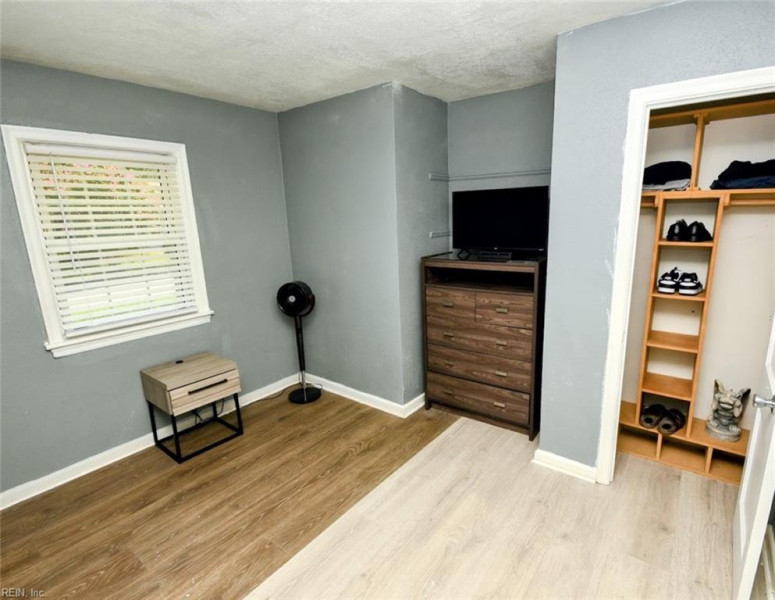 Photo 17 of 27 residential for sale in Norfolk virginia Photo 17 of 27 residential for sale in Norfolk virginia