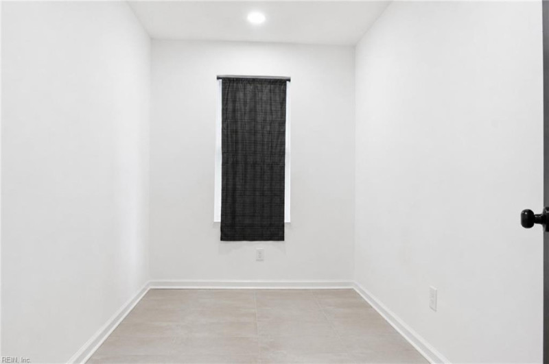 Photo 11 of 45 residential for sale in Hampton virginia