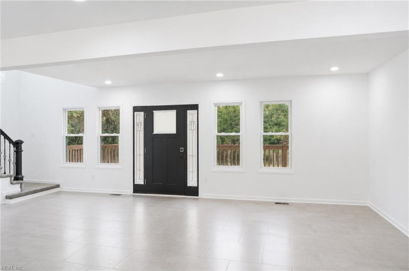 Photo 12 of 45 residential for sale in Hampton virginia