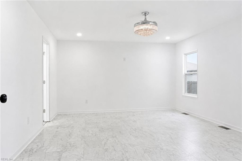 Photo 17 of 45 residential for sale in Hampton virginia
