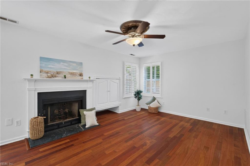 Photo 3 of 50 residential for sale in Virginia Beach virginia
