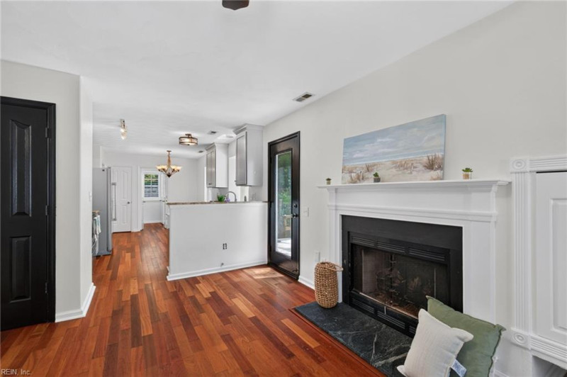 Photo 5 of 50 residential for sale in Virginia Beach virginia