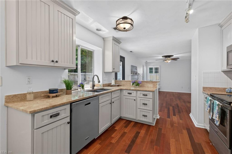 Photo 8 of 50 residential for sale in Virginia Beach virginia