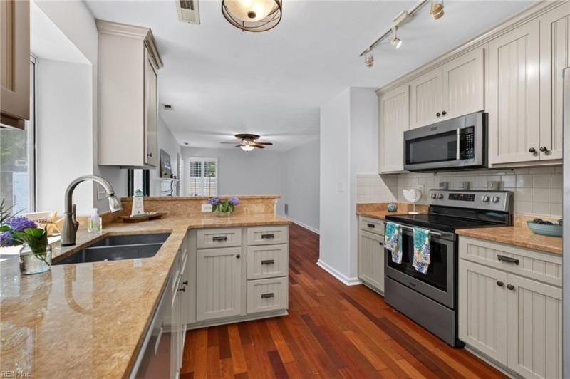 Photo 9 of 50 residential for sale in Virginia Beach virginia