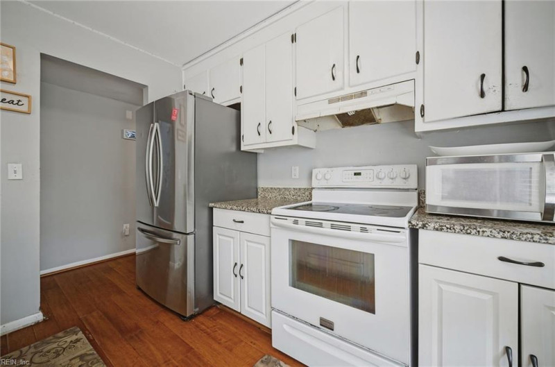 Photo 12 of 37 residential for sale in Newport News virginia