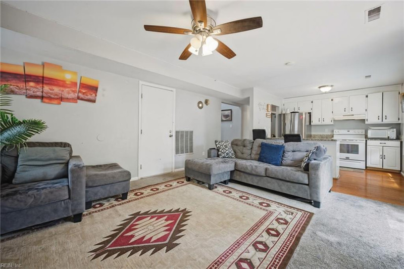 Photo 16 of 37 residential for sale in Newport News virginia