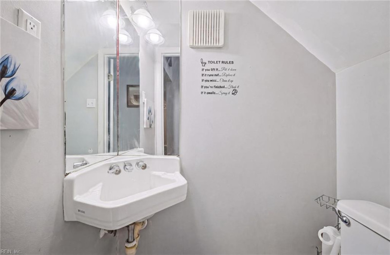 Photo 17 of 37 residential for sale in Newport News virginia