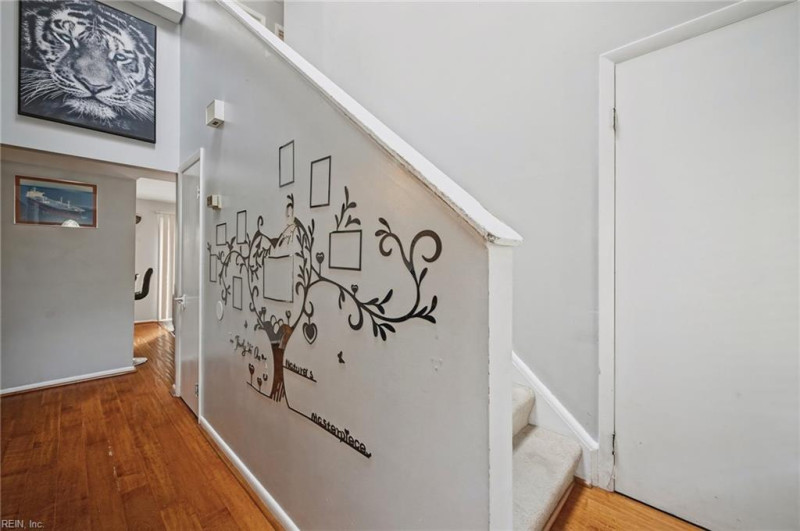 Photo 19 of 37 residential for sale in Newport News virginia