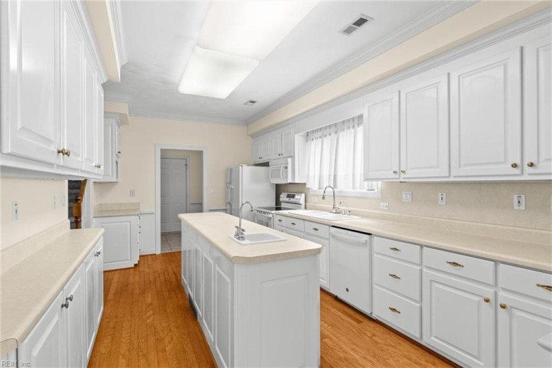 Photo 19 of 46 residential for sale in Chesapeake virginia Photo 19 of 46 residential for sale in Chesapeake virginia
