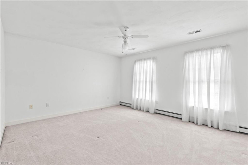 Photo 35 of 46 residential for sale in Chesapeake virginia Photo 35 of 46 residential for sale in Chesapeake virginia