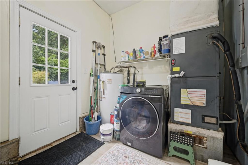 Photo 10 of 44 residential for sale in Virginia Beach virginia