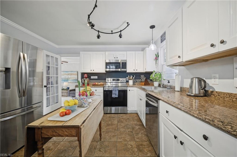 Photo 14 of 44 residential for sale in Virginia Beach virginia