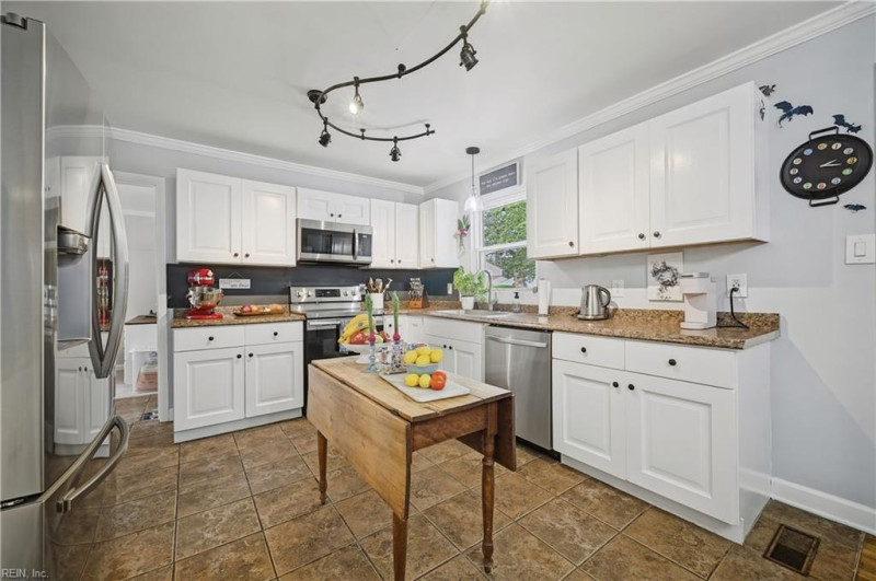 Photo 15 of 44 residential for sale in Virginia Beach virginia