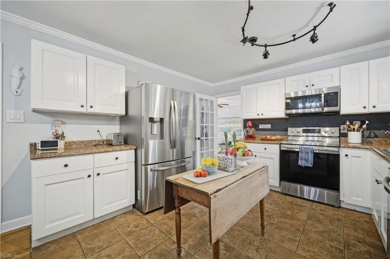Photo 16 of 44 residential for sale in Virginia Beach virginia