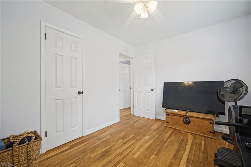 Photo 26 of 44 residential for sale in Virginia Beach virginia