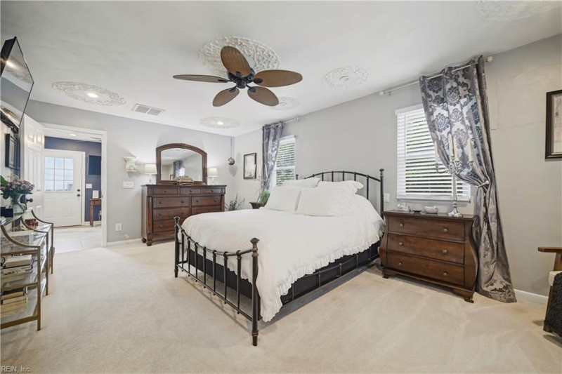 Photo 35 of 44 residential for sale in Virginia Beach virginia