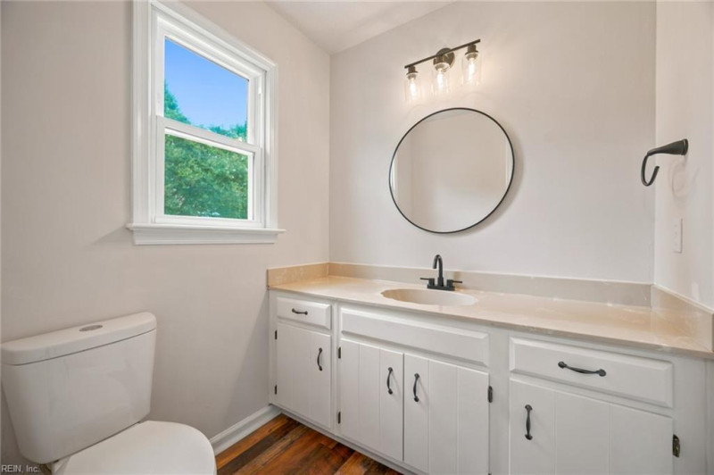 Photo 18 of 38 residential for sale in Hampton virginia