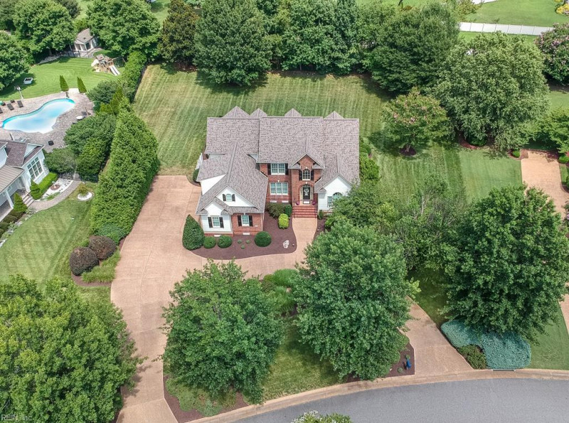 Photo 5 of 50 residential for sale in York County virginia