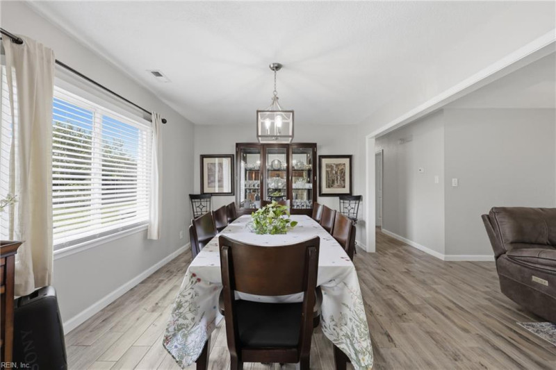 Photo 10 of 29 residential for sale in Virginia Beach virginia